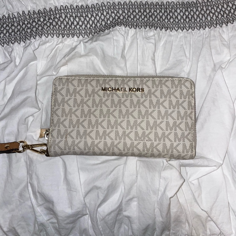 Michael Kors Wristlet